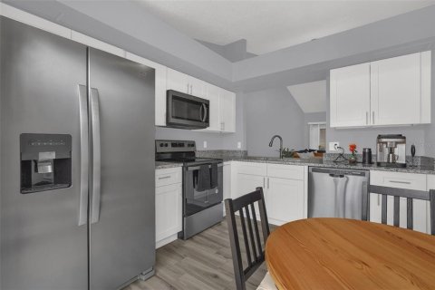 Adosado en venta en Kissimmee, Florida, 2 dormitorios, 88.44 m2 № 2209631 - foto 13