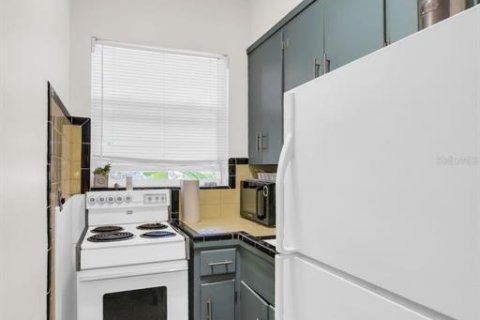 Commercial property in Saint Petersburg, Florida 276.48 sq.m. № 1732977 - photo 4