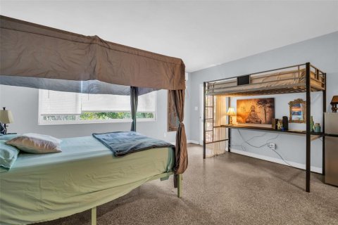 Commercial property in Saint Petersburg, Florida 276.48 sq.m. № 1732977 - photo 11