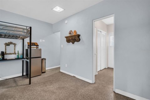 Commercial property in Saint Petersburg, Florida 276.48 sq.m. № 1732977 - photo 13