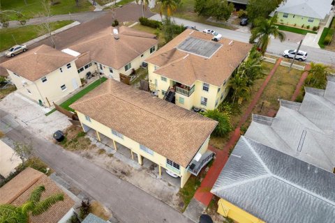 Commercial property in Saint Petersburg, Florida 276.48 sq.m. № 1732977 - photo 28