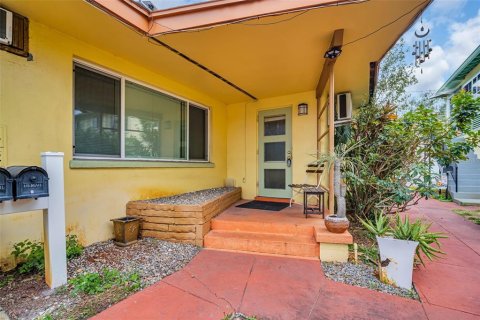 Commercial property in Saint Petersburg, Florida 276.48 sq.m. № 1732977 - photo 20
