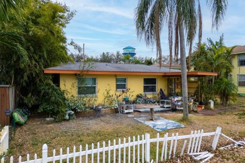 Commercial property in Saint Petersburg, Florida 276.48 sq.m. № 1732977 - photo 24