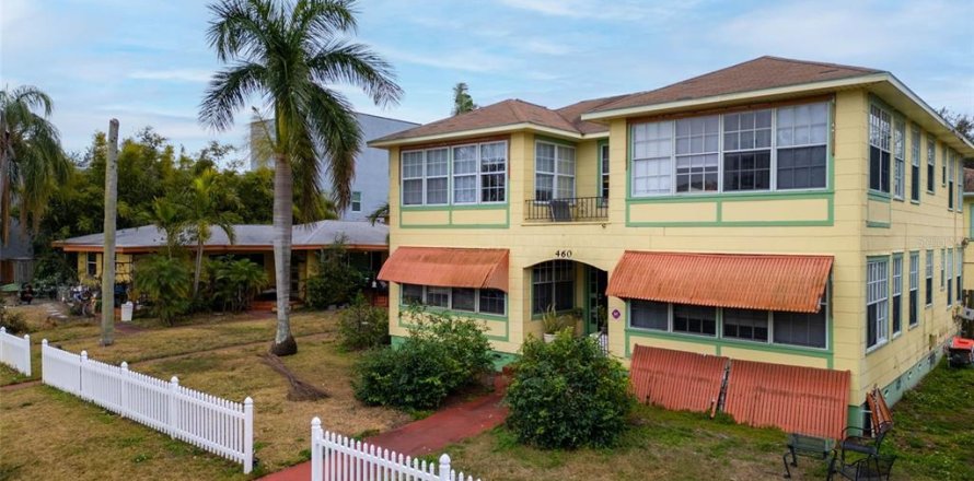 Commercial property in Saint Petersburg, Florida 276.48 sq.m. № 1732977