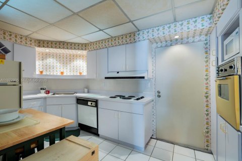 Condominio en venta en Miami, Florida, 1 dormitorio, 73.11 m2 № 2033089 - foto 7