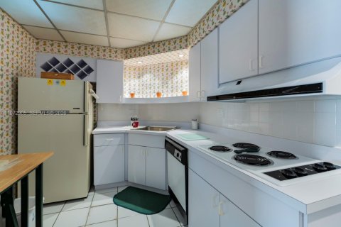 Condominio en venta en Miami, Florida, 1 dormitorio, 73.11 m2 № 2033089 - foto 8