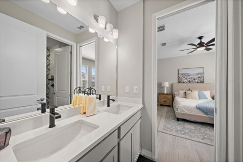 House in Palmetto, Florida 5 bedrooms, 317.17 sq.m. № 2396392 - photo 26