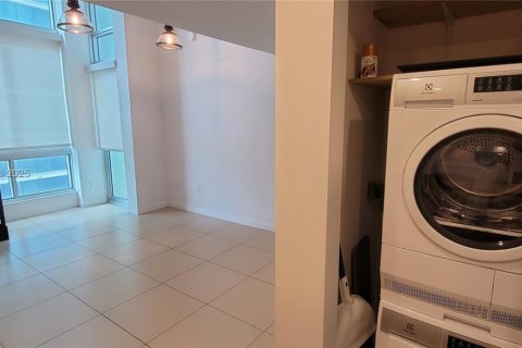 Купить кондоминиум в Майами, Флорида 1 спальня, 57.97м2, № 1929878 - фото 12
