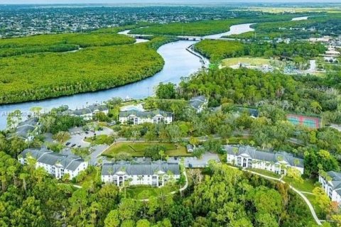 Condo in Port St. Lucie, Florida, 2 bedrooms  № 1809724 - photo 10