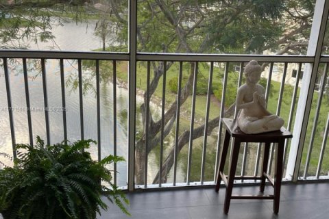 Купить кондоминиум в Дорал, Флорида 3 спальни, 157.93м2, № 1934115 - фото 25