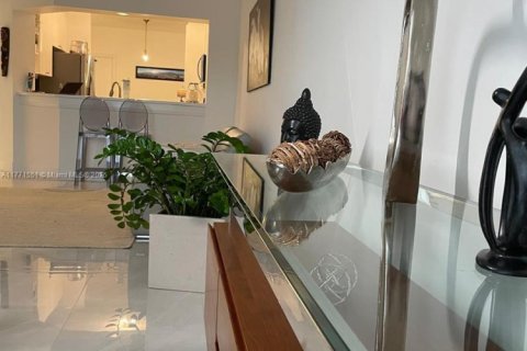 Купить кондоминиум в Дорал, Флорида 3 спальни, 157.93м2, № 1934115 - фото 12