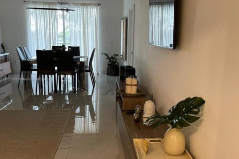 Купить кондоминиум в Дорал, Флорида 3 спальни, 157.93м2, № 1934115 - фото 9