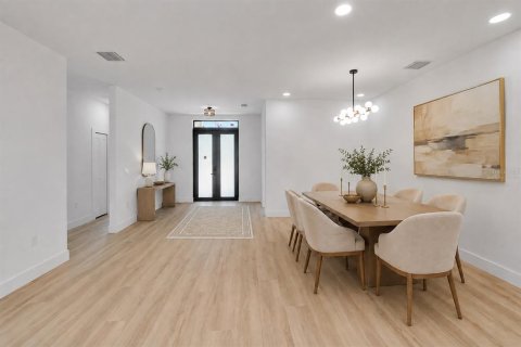 Купить виллу или дом в Норт-Порт, Флорида 9 комнат, 223.06м2, № 2287257 - фото 4