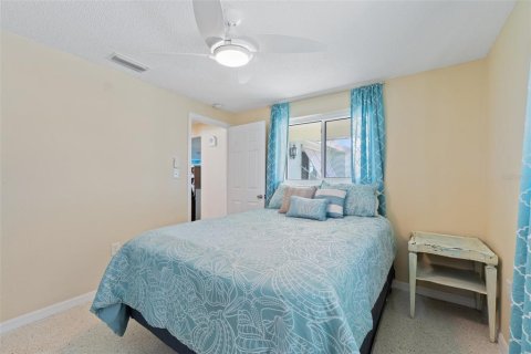 House in Port Charlotte, Florida 2 bedrooms, 145.67 sq.m. № 1732935 - photo 22
