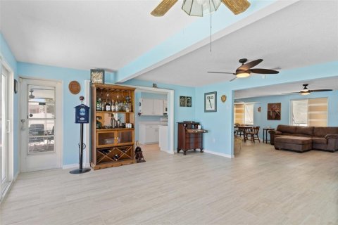 House in Port Charlotte, Florida 2 bedrooms, 145.67 sq.m. № 1732935 - photo 10
