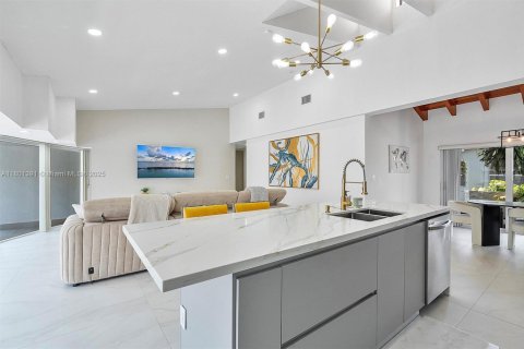 Villa ou maison à vendre à Miami, Floride: 3 chambres, 177.63 m2 № 1715277 - photo 20