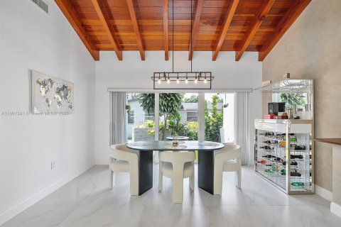 Villa ou maison à vendre à Miami, Floride: 3 chambres, 177.63 m2 № 1715277 - photo 4