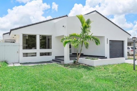 Villa ou maison à vendre à Miami, Floride: 3 chambres, 177.63 m2 № 1715277 - photo 11