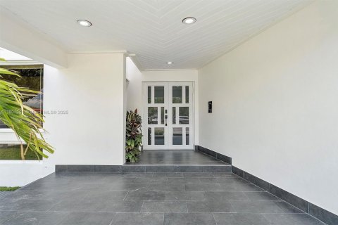 Villa ou maison à vendre à Miami, Floride: 3 chambres, 177.63 m2 № 1715277 - photo 12