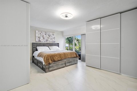 Villa ou maison à vendre à Miami, Floride: 3 chambres, 177.63 m2 № 1715277 - photo 22