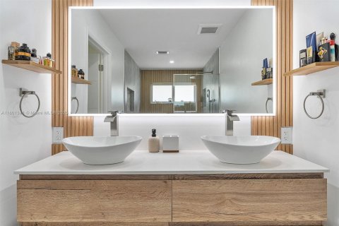 Villa ou maison à vendre à Miami, Floride: 3 chambres, 177.63 m2 № 1715277 - photo 25