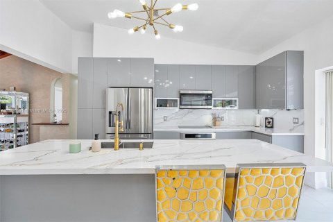 Villa ou maison à vendre à Miami, Floride: 3 chambres, 177.63 m2 № 1715277 - photo 18