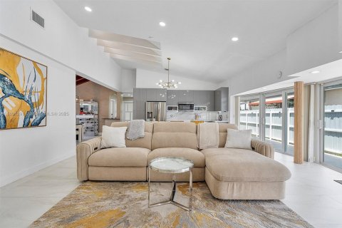 Villa ou maison à vendre à Miami, Floride: 3 chambres, 177.63 m2 № 1715277 - photo 16