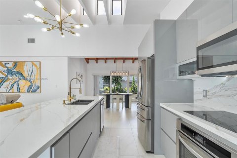 Villa ou maison à vendre à Miami, Floride: 3 chambres, 177.63 m2 № 1715277 - photo 19