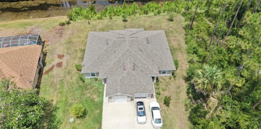 Commercial property in Palm Coast, Florida 6 bedrooms, 225.75 sq.m. № 2198711