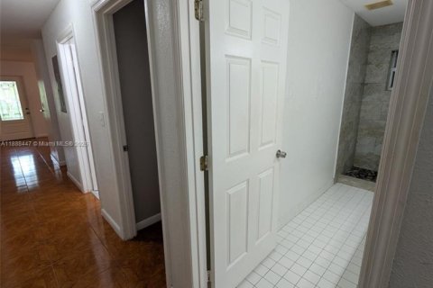 Casa en venta en Hollywood, Florida, 4 dormitorios, 147.71 m2 № 1944978 - foto 22