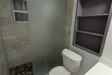 Casa en venta en Hollywood, Florida, 4 dormitorios, 147.71 m2 № 1944978 - foto 17