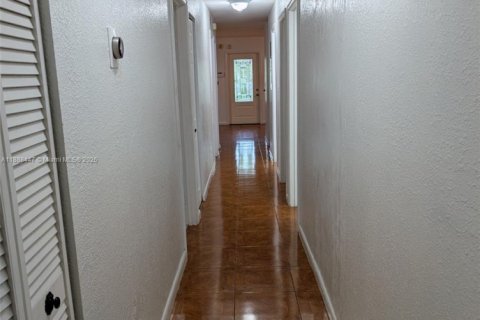 Casa en venta en Hollywood, Florida, 4 dormitorios, 147.71 m2 № 1944978 - foto 10