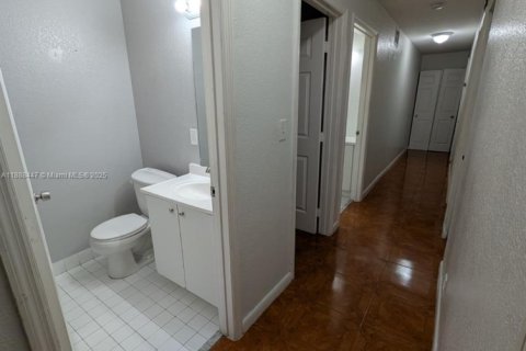 Casa en venta en Hollywood, Florida, 4 dormitorios, 147.71 m2 № 1944978 - foto 13