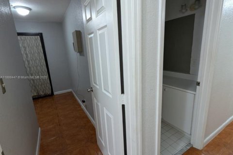 Casa en venta en Hollywood, Florida, 4 dormitorios, 147.71 m2 № 1944978 - foto 12