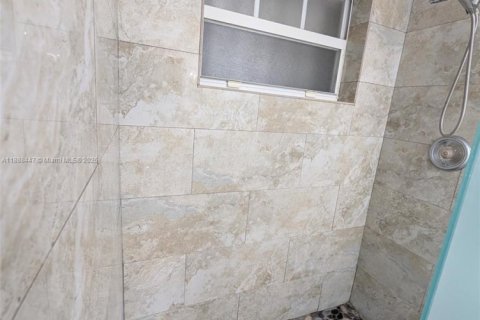 Casa en venta en Hollywood, Florida, 4 dormitorios, 147.71 m2 № 1944978 - foto 18