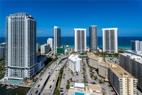 Купить кондоминиум в Халландейл-Бич, Флорида 2 спальни, 96.34м2, № 2032175 - фото 29