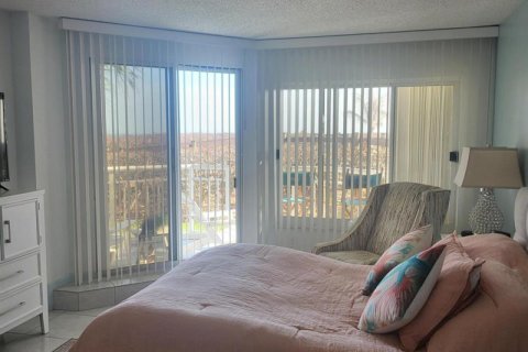 Condominio en venta en St. Lucie, Florida, 2 dormitorios, 115.11 m2 № 2087262 - foto 17