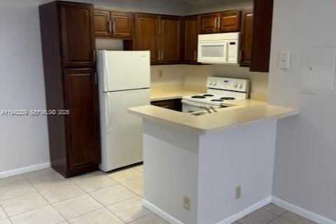 Condo in Coconut Creek, Florida, 1 bedroom № 2059765 - photo 2