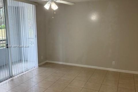 Condo in Coconut Creek, Florida, 1 bedroom № 2059765 - photo 5
