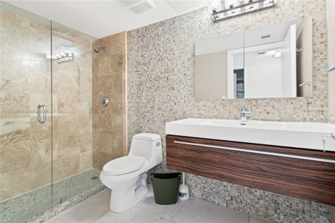 Copropriété à louer à Sunny Isles Beach, Floride: 2 chambres, 132.2 m2 № 2154439 - photo 13