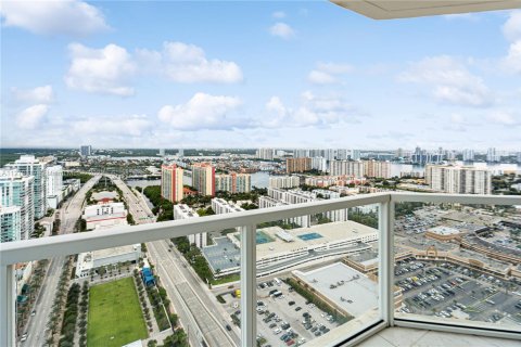Copropriété à louer à Sunny Isles Beach, Floride: 2 chambres, 132.2 m2 № 2154439 - photo 3