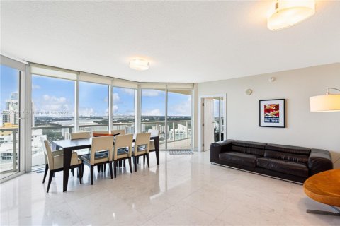 Copropriété à louer à Sunny Isles Beach, Floride: 2 chambres, 132.2 m2 № 2154439 - photo 8
