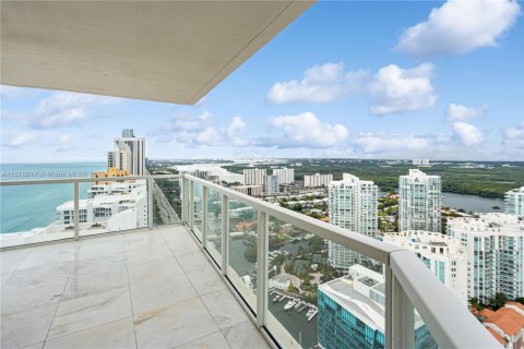 Copropriété à louer à Sunny Isles Beach, Floride: 2 chambres, 132.2 m2 № 2154439 - photo 4