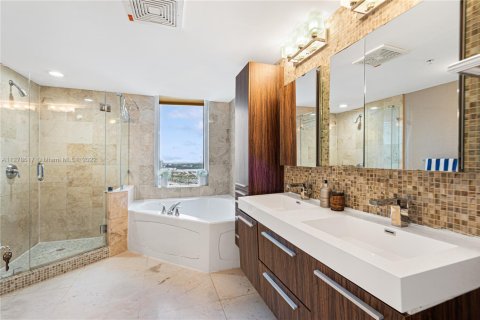 Copropriété à louer à Sunny Isles Beach, Floride: 2 chambres, 132.2 m2 № 2154439 - photo 12