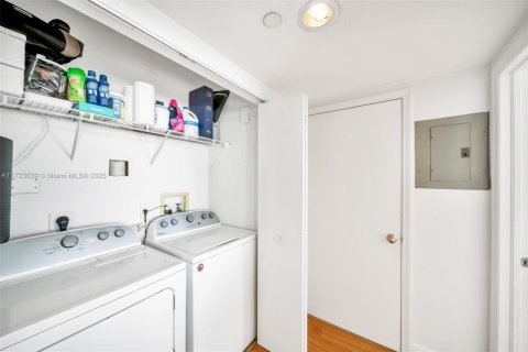 Купить кондоминиум в Майами-Бич, Флорида 2 спальни, 100.71м2, № 1960762 - фото 15