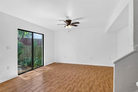 Condo in Tampa, Florida, 2 bedrooms  № 2368740 - photo 16