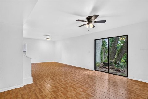 Condo in Tampa, Florida, 2 bedrooms  № 2368740 - photo 17