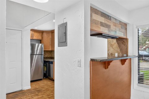 Condo in Tampa, Florida, 2 bedrooms  № 2368740 - photo 5