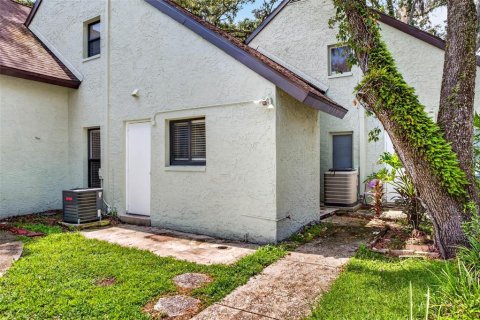 Condo in Tampa, Florida, 2 bedrooms  № 2368740 - photo 3