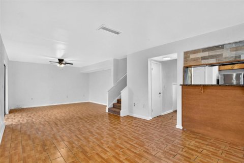 Condo in Tampa, Florida, 2 bedrooms  № 2368740 - photo 13